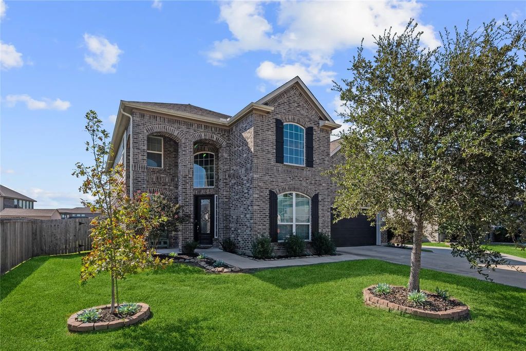 13814 Evert Court, Mont Belvieu