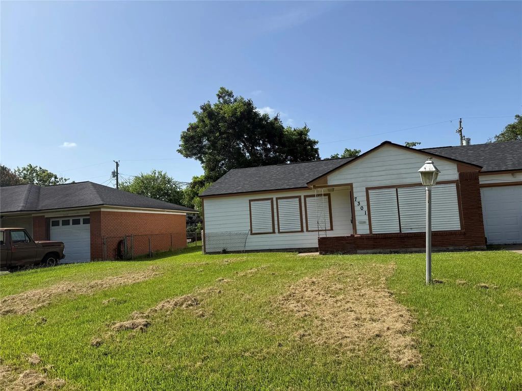 7301 Hummingbird Lane, Texas City