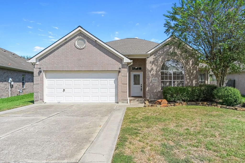 9314 E Lakeside Drive, Magnolia