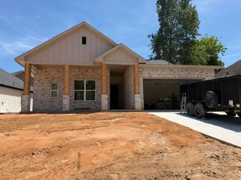 3730 Treasure Island, Montgomery