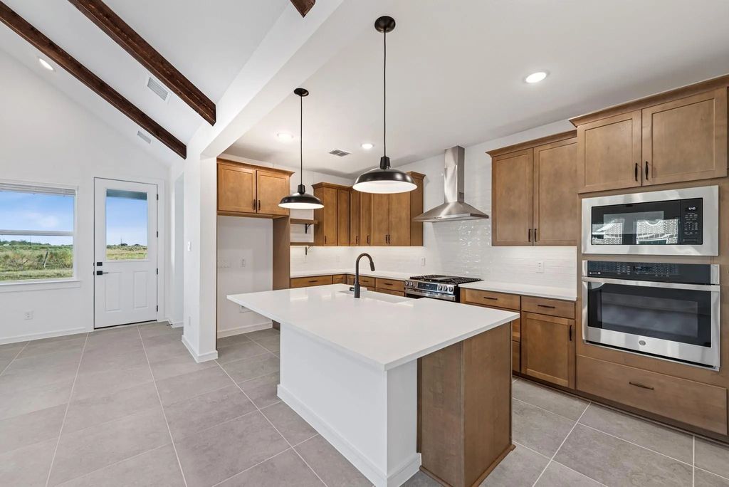 216 Dunovant Drive, Sealy