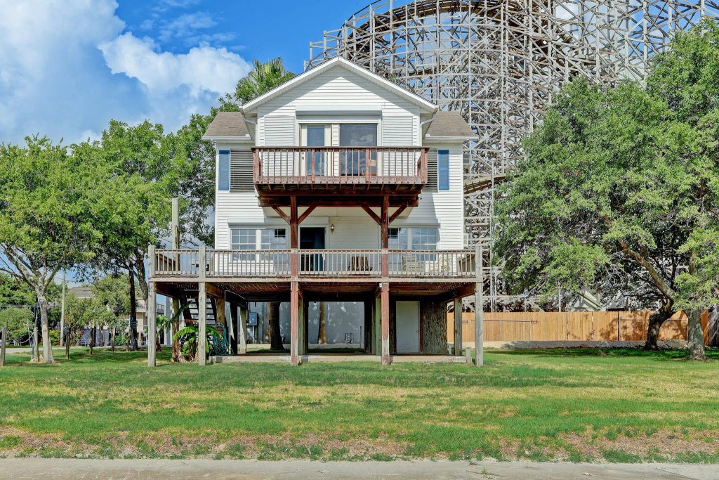 308 Bay Avenue, Kemah