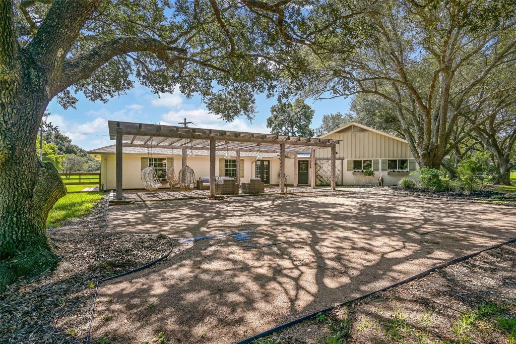3042 Poskey Road, Anahuac
