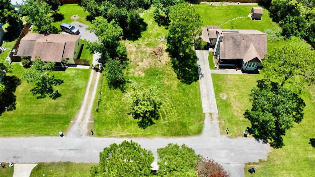 6519 Pinecrest, Hitchcock