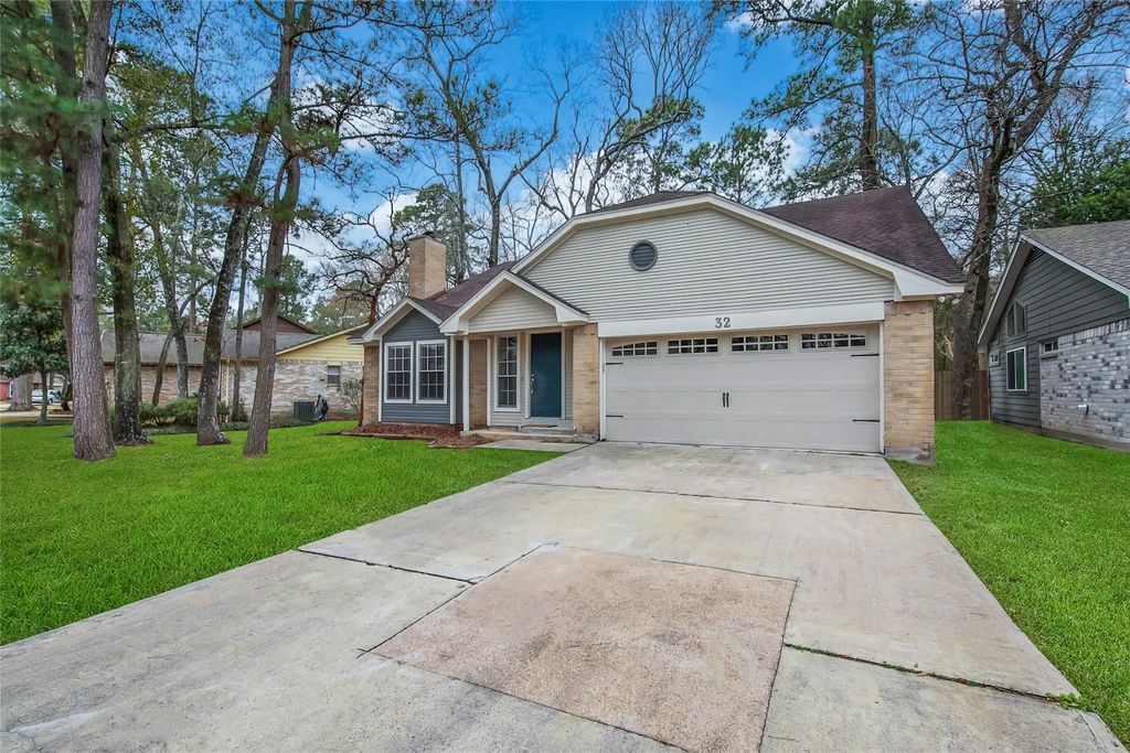 32 E Lance Leaf Road, The Woodlands