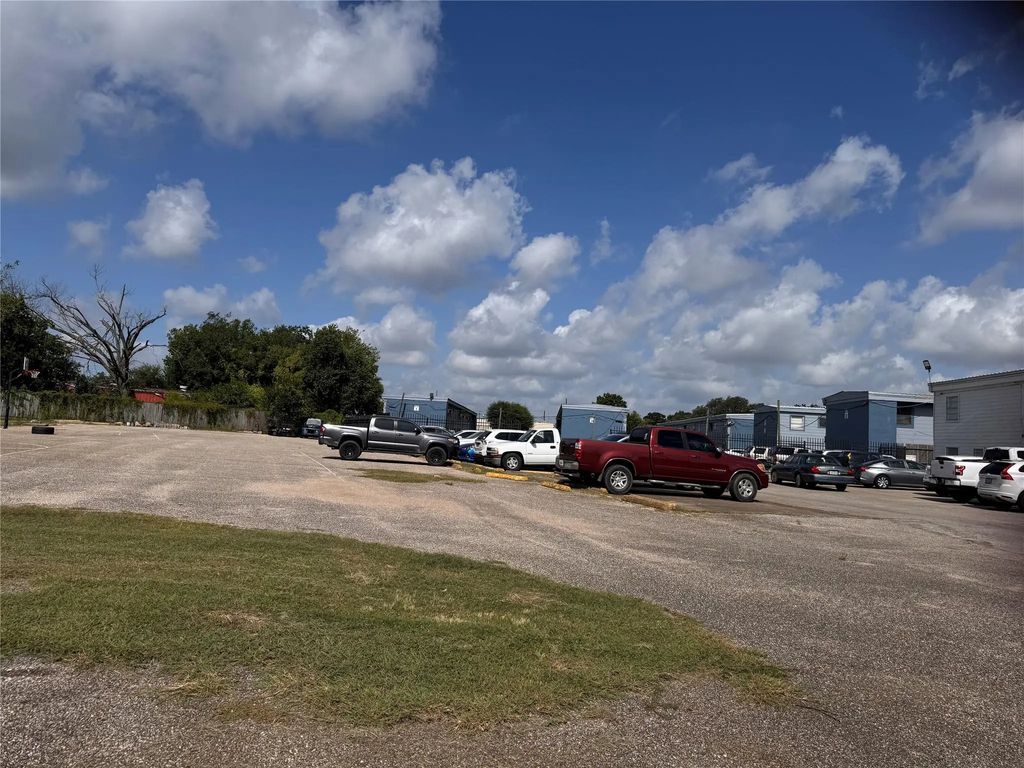 7151 Lawndale Street, Houston