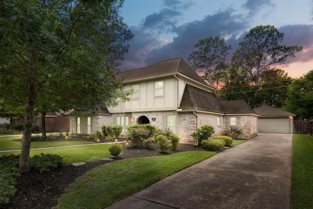 15619 Pebble Bend Drive, Houston