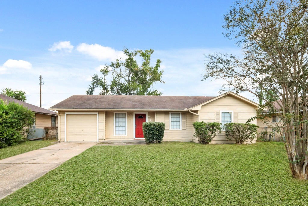 7411 Langley Road, Houston