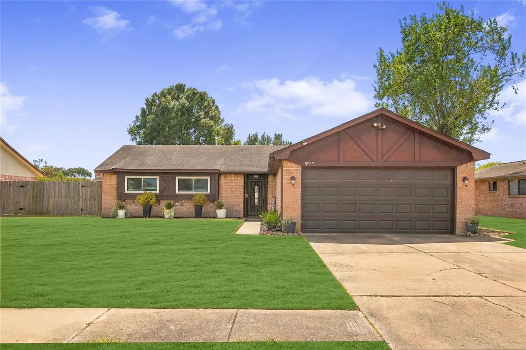 7823 Chasecreek Drive, Houston