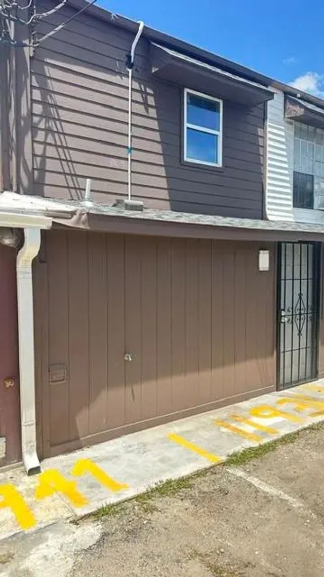 11943 Beechnut Street, Houston