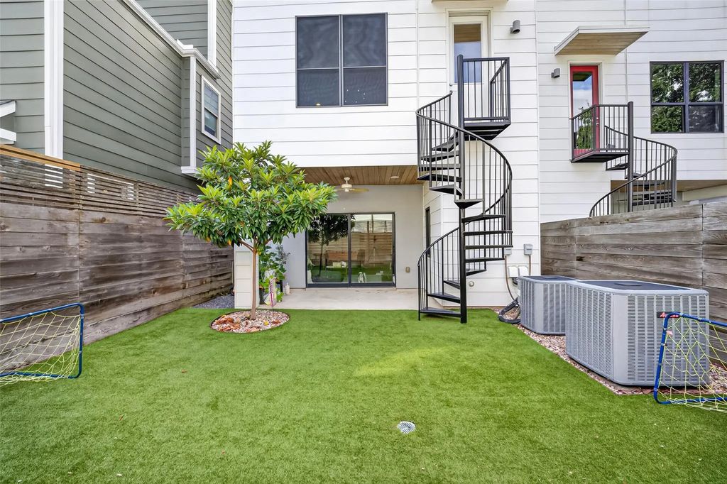 1613 Vermont Street B, Houston
