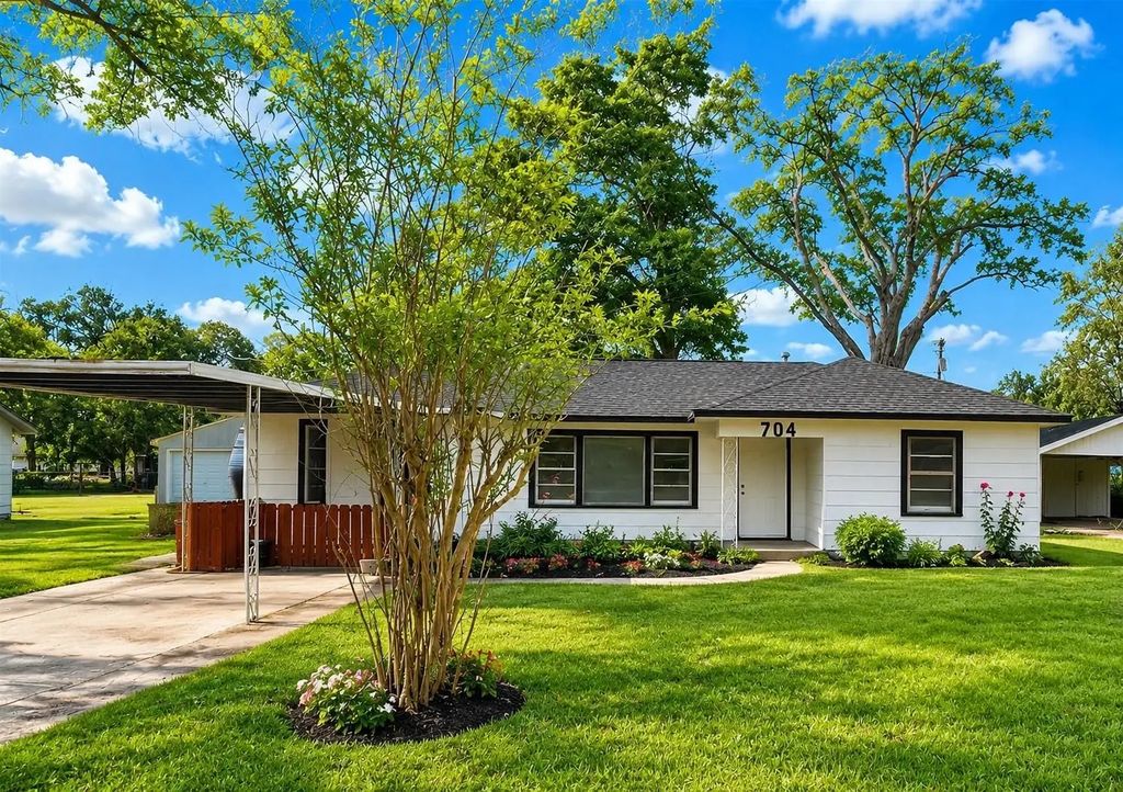 704 Alice Street, Sweeny