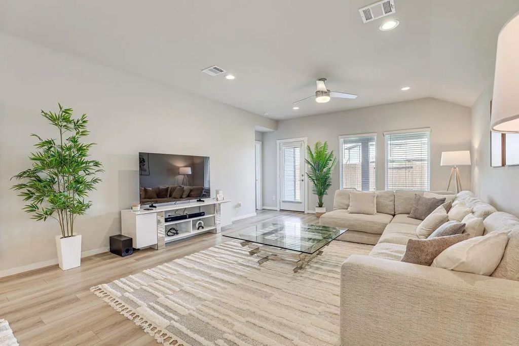 7619 7619 Ramsgate Cliff Lane, Richmond