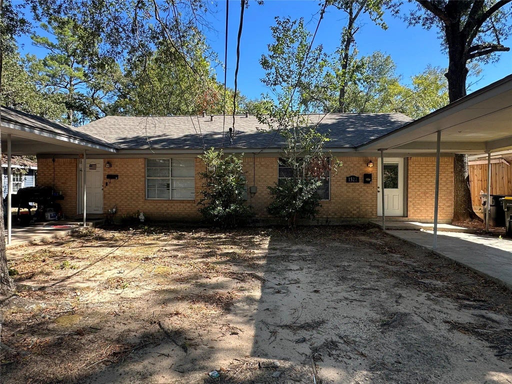 1522 N Thompson Street, Conroe