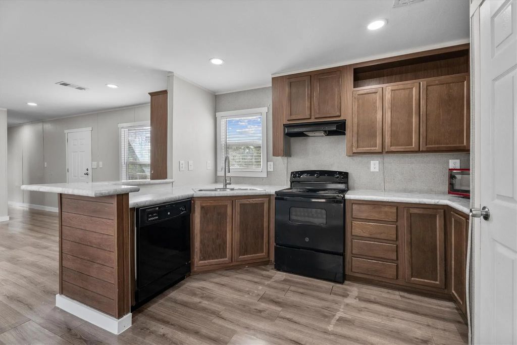 522 Road 5201, Cleveland