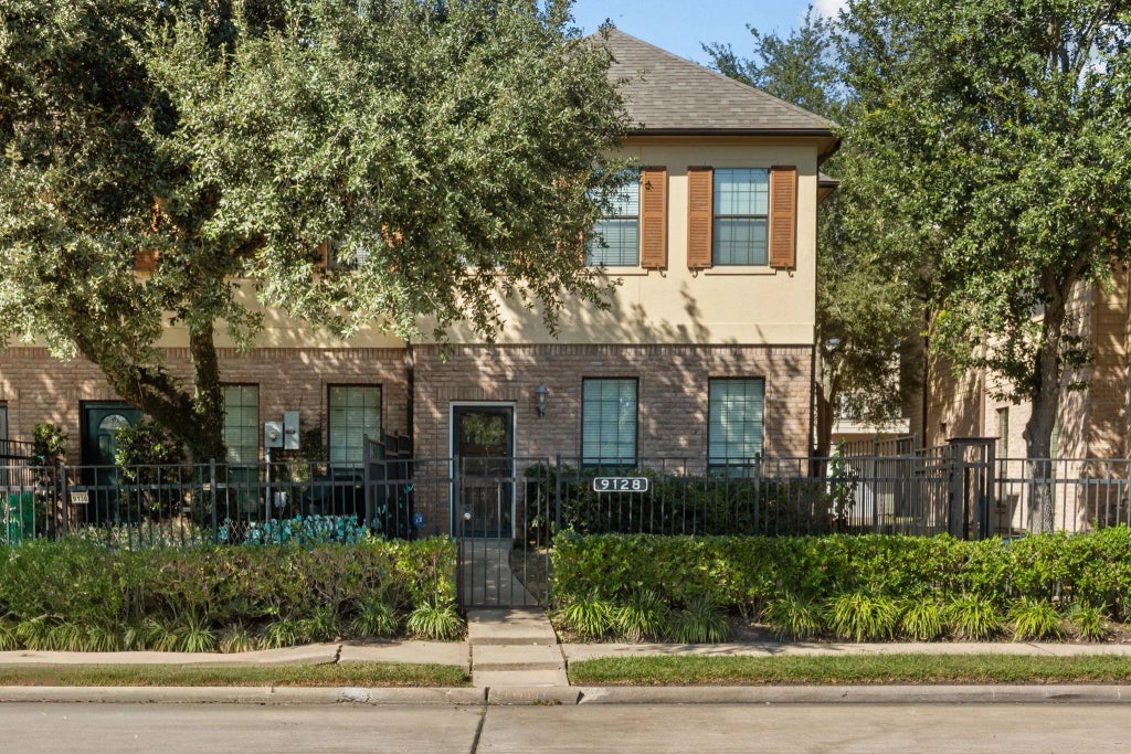 9128 Lakes At 610 Drive, Houston
