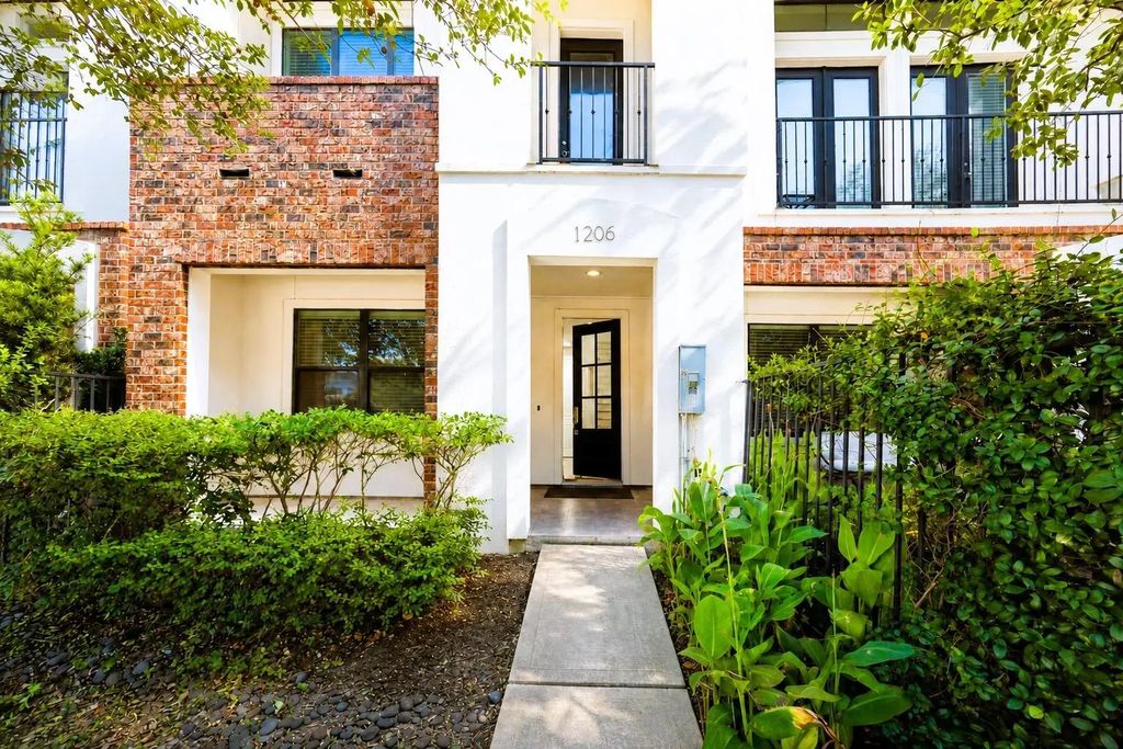 1206 W Dallas Street, Houston