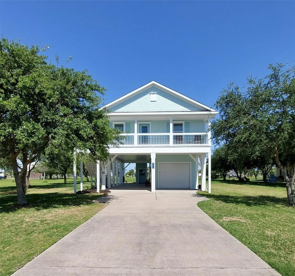 805 Nelson Avenue, Port Bolivar