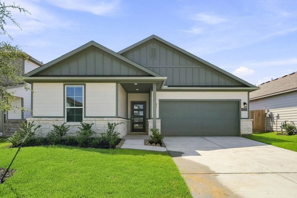 17219 White Peace Drive, Waller