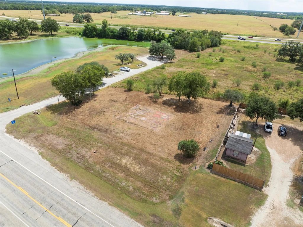 2346 Highway 90, Weimar