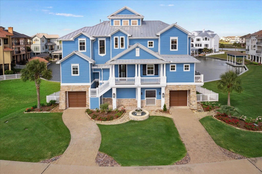 12 Big Torch, Hitchcock