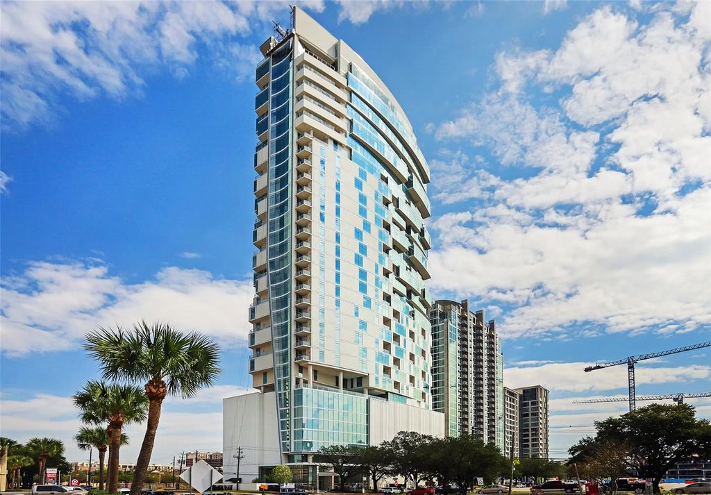 4521 San Felipe Street 1304, Houston