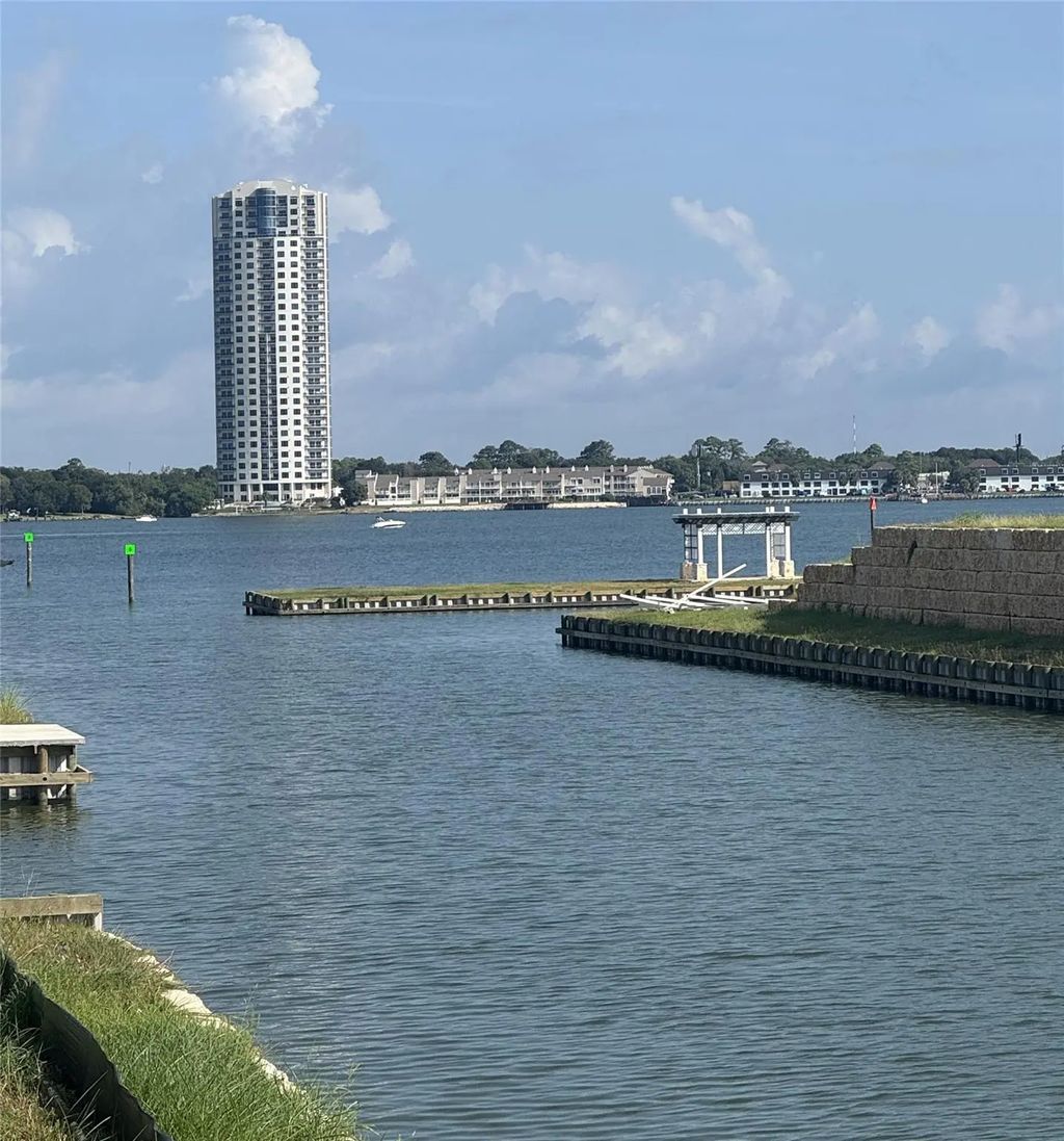 309 Seaway Drive, League City