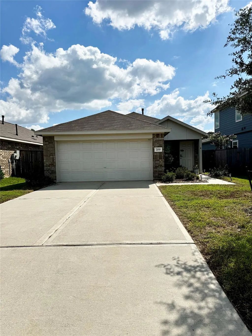 709 Roaring Falls Drive, Willis