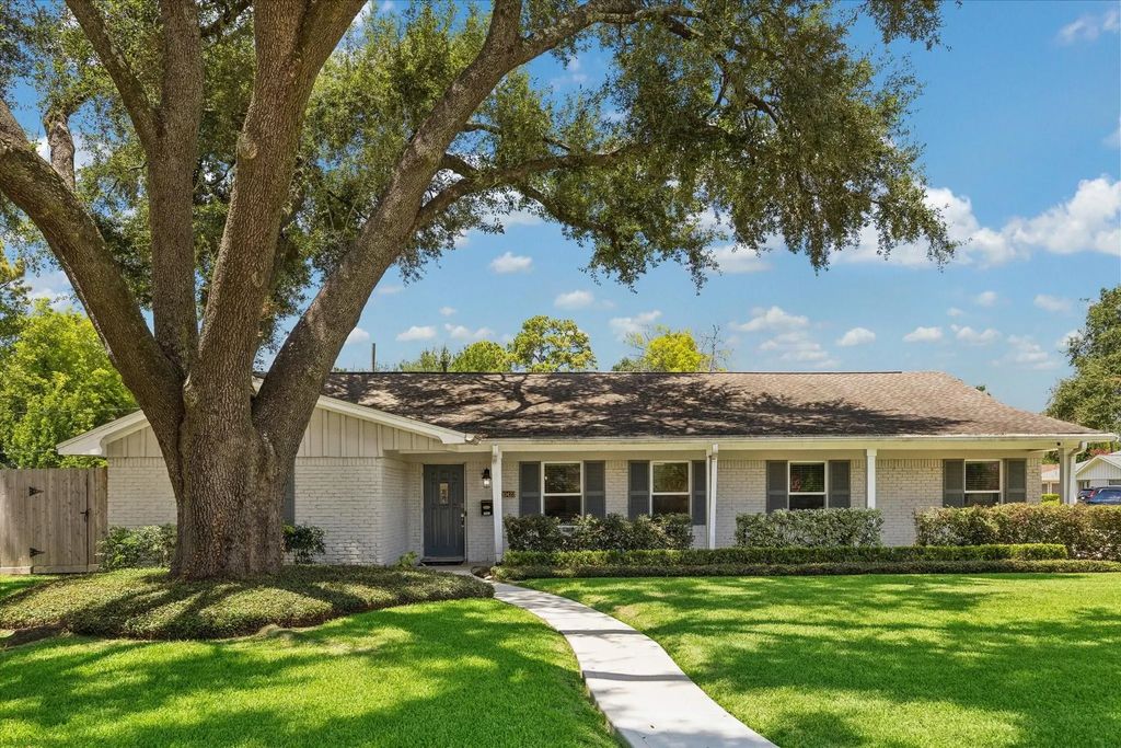10423 Barwood Drive, Houston