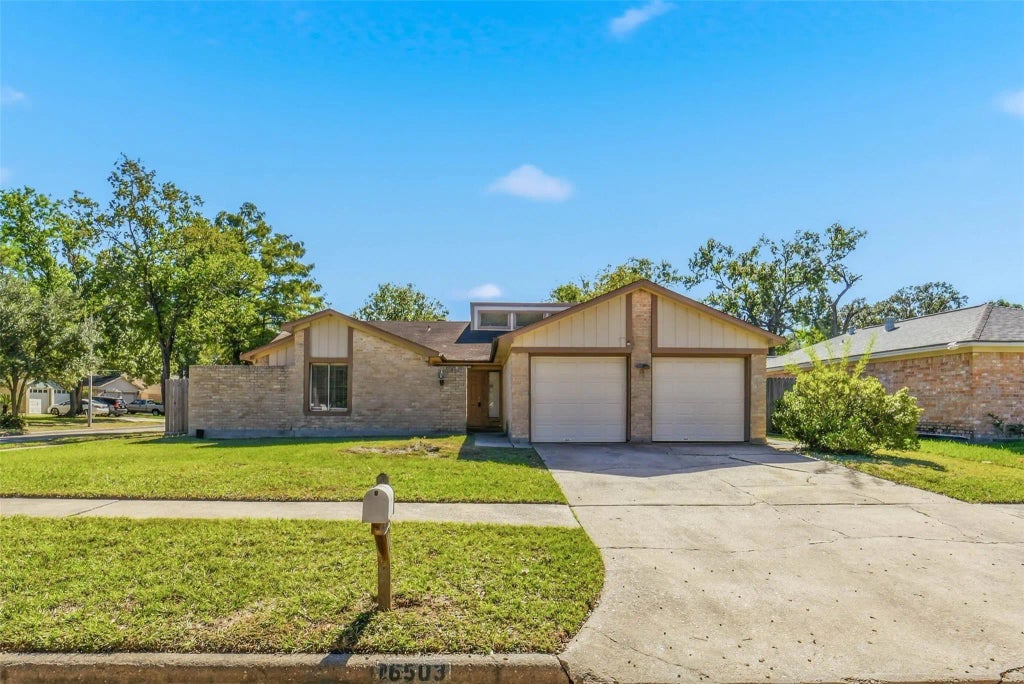 16503 Gaeldom Lane, Houston
