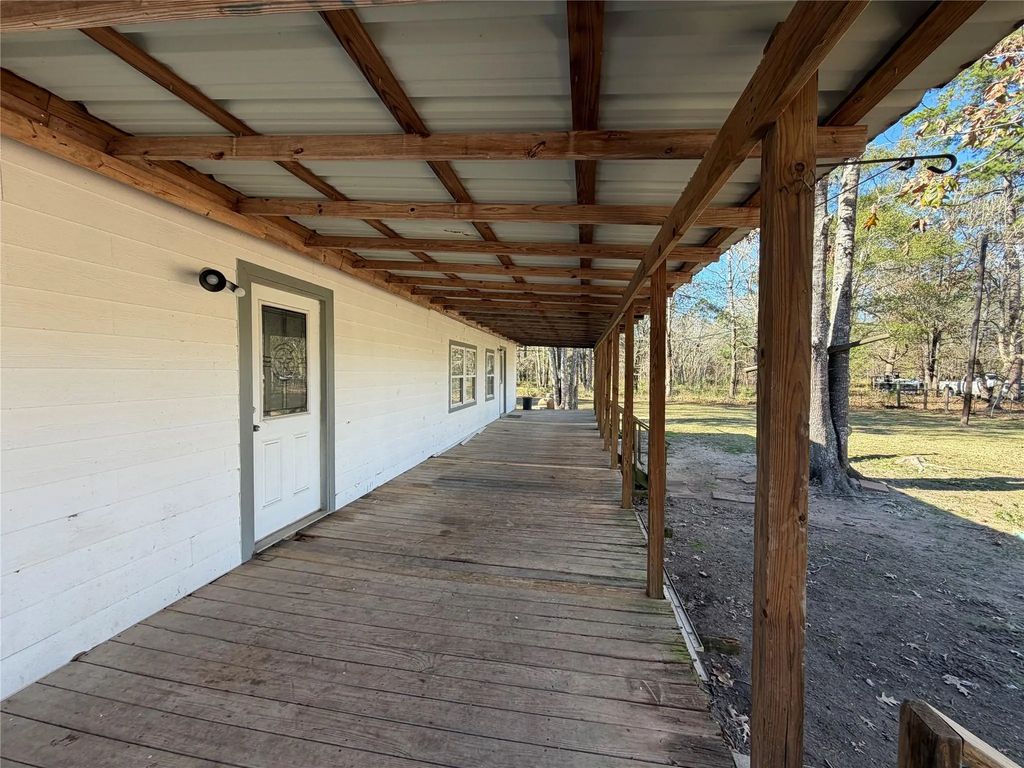 397 County Road 2117, Cleveland