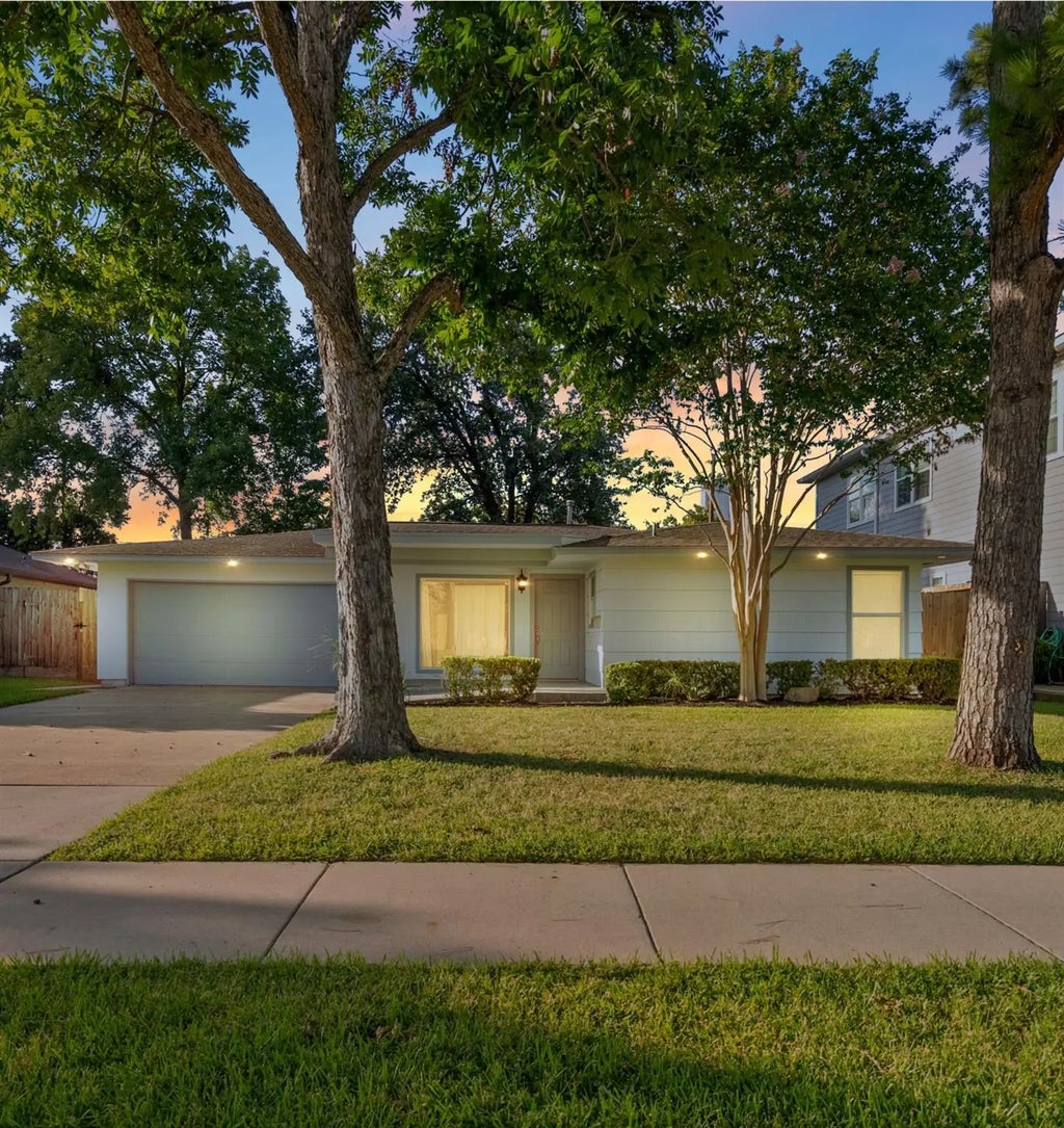 5322 Windswept Lane, Houston