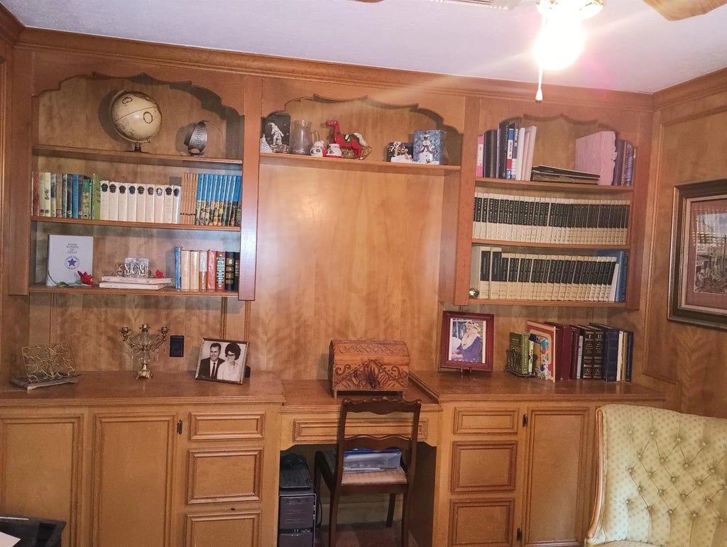 1211 Main Street, Humble