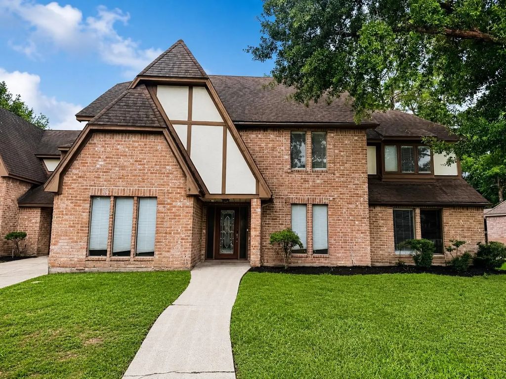 18327 Champion Forest Drive, Spring