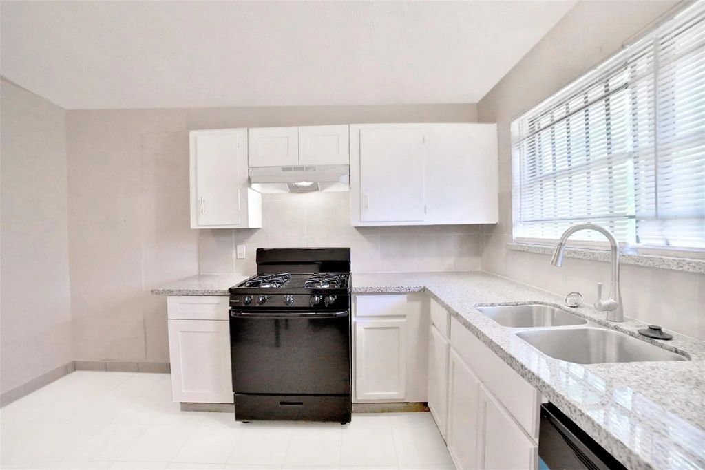 4326 Tareyton Lane, Houston