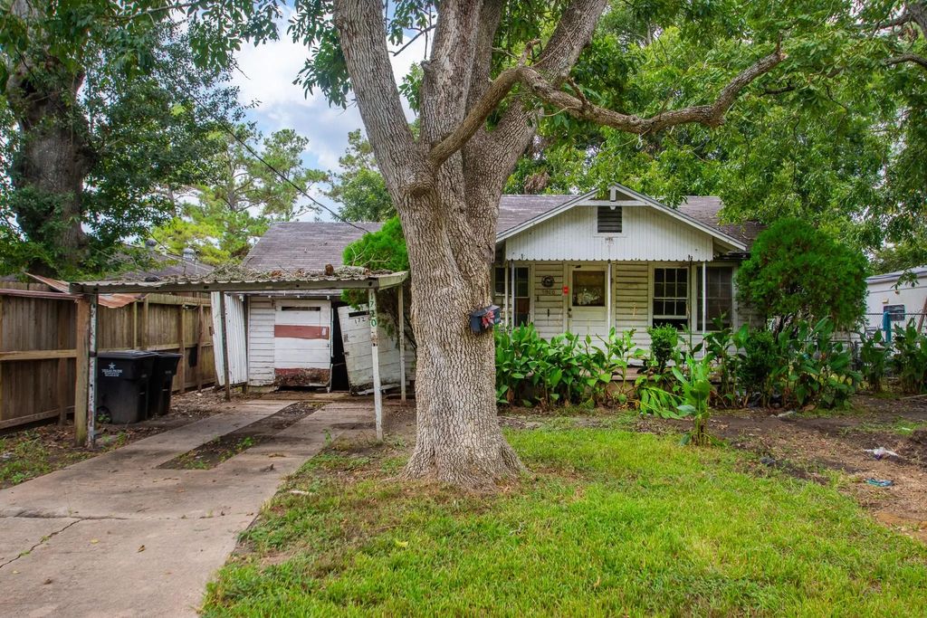 1720 W Sidnor Street, Alvin