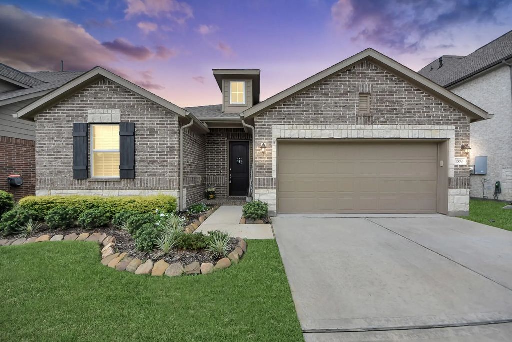 1859 Beau Banks Way, Alvin