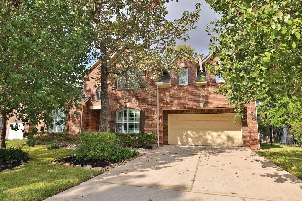 95 W Hullwood Circle, The Woodlands