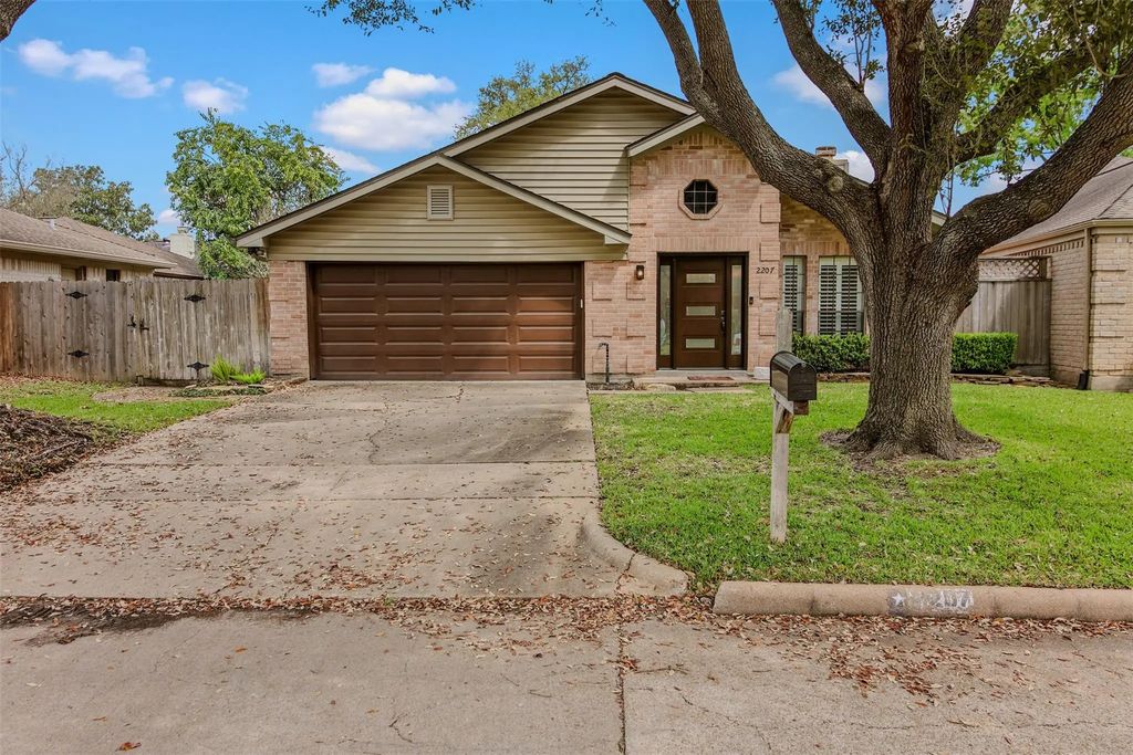 2207 Briarwest Boulevard, Houston