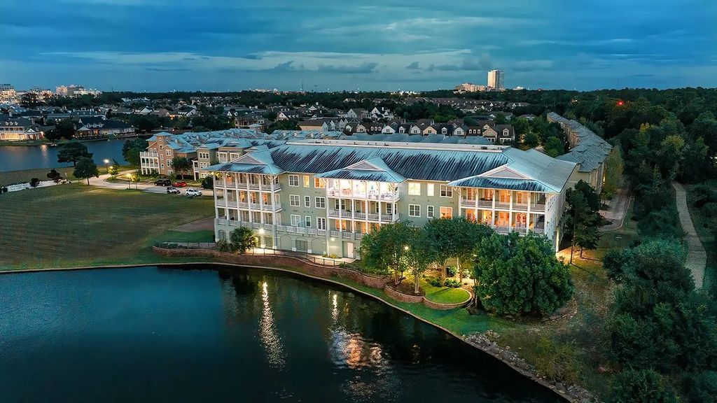 161 W Breezy Way 3-c, The Woodlands
