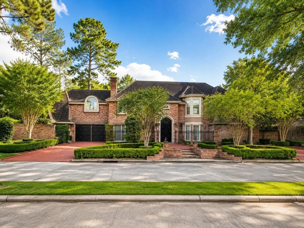 2819 Cedar Woods Place, Houston