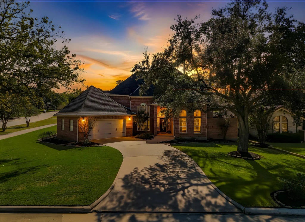 100 April Waters Drive N, Montgomery