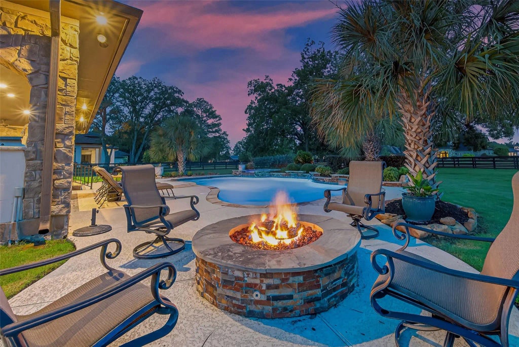 14 Royal King Road, Tomball