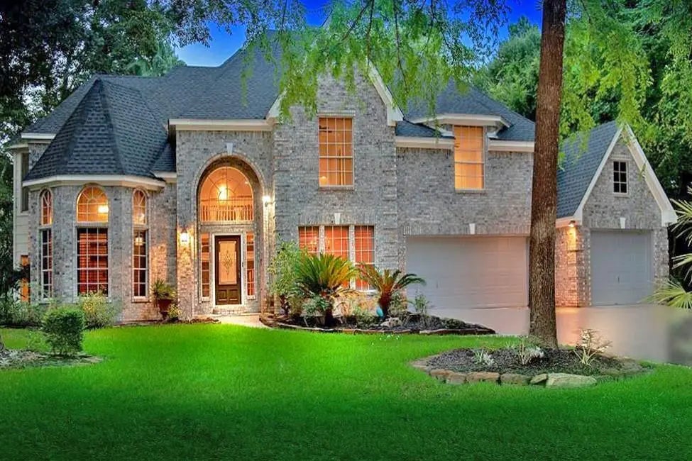 70 N Skyflower Court, The Woodlands