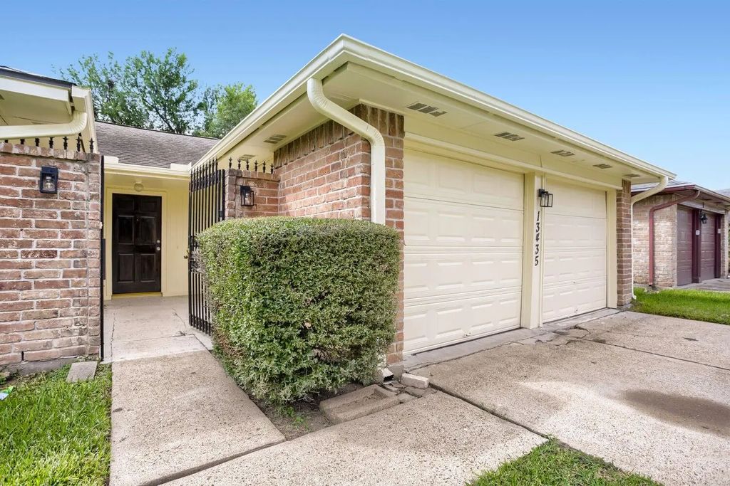 13435 Chipman Glen Drive, Houston
