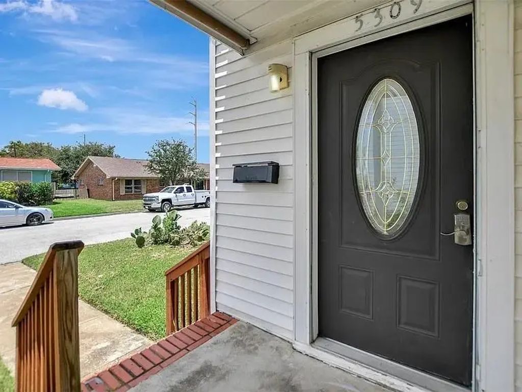 5309 Perry Avenue, Galveston