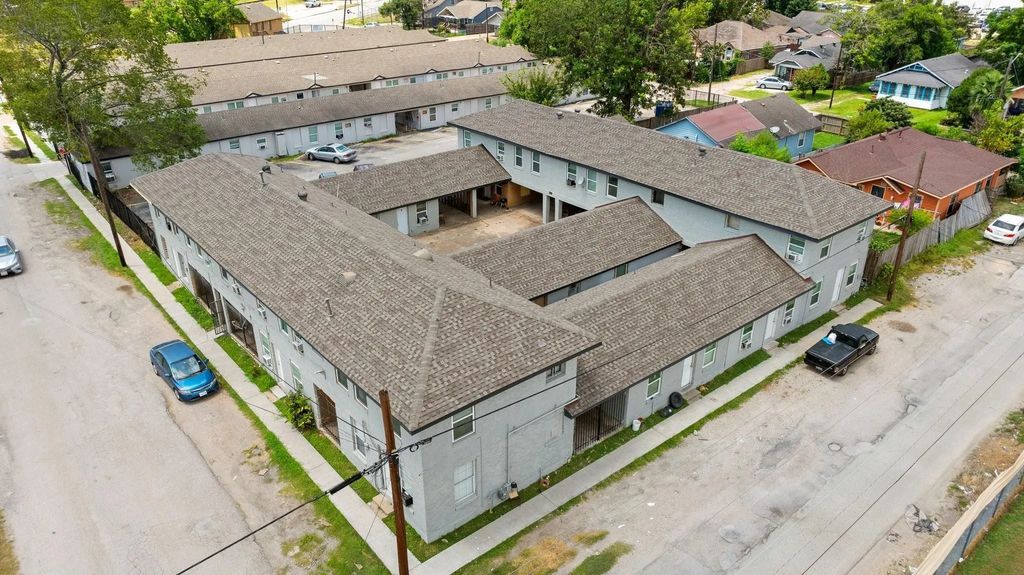 8221 Brumbley Road 58, Houston