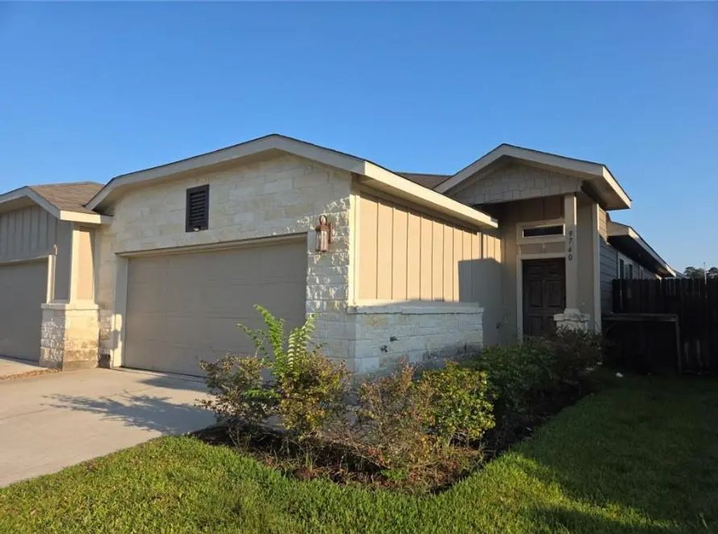 9740-9744 Grosbeak Lane, Magnolia