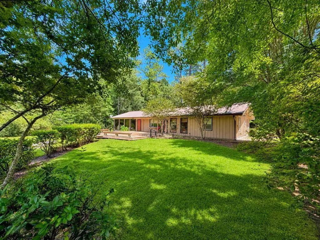 173 Private Road 8009, Newton