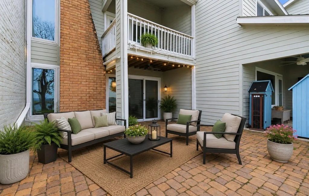 100 Edgewater Drive 32, Livingston